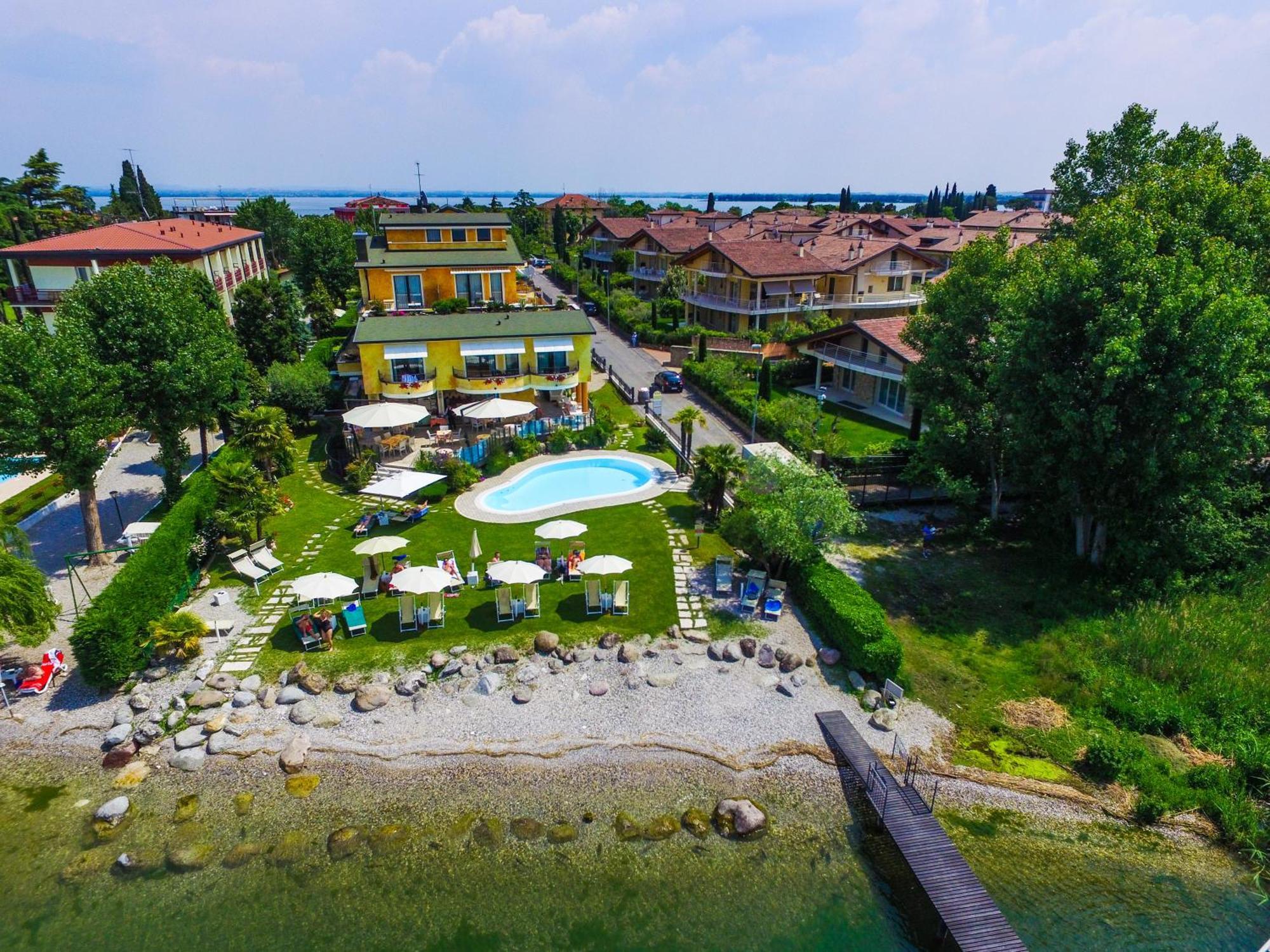 Hotel La Rondine Sirmione Extérieur photo