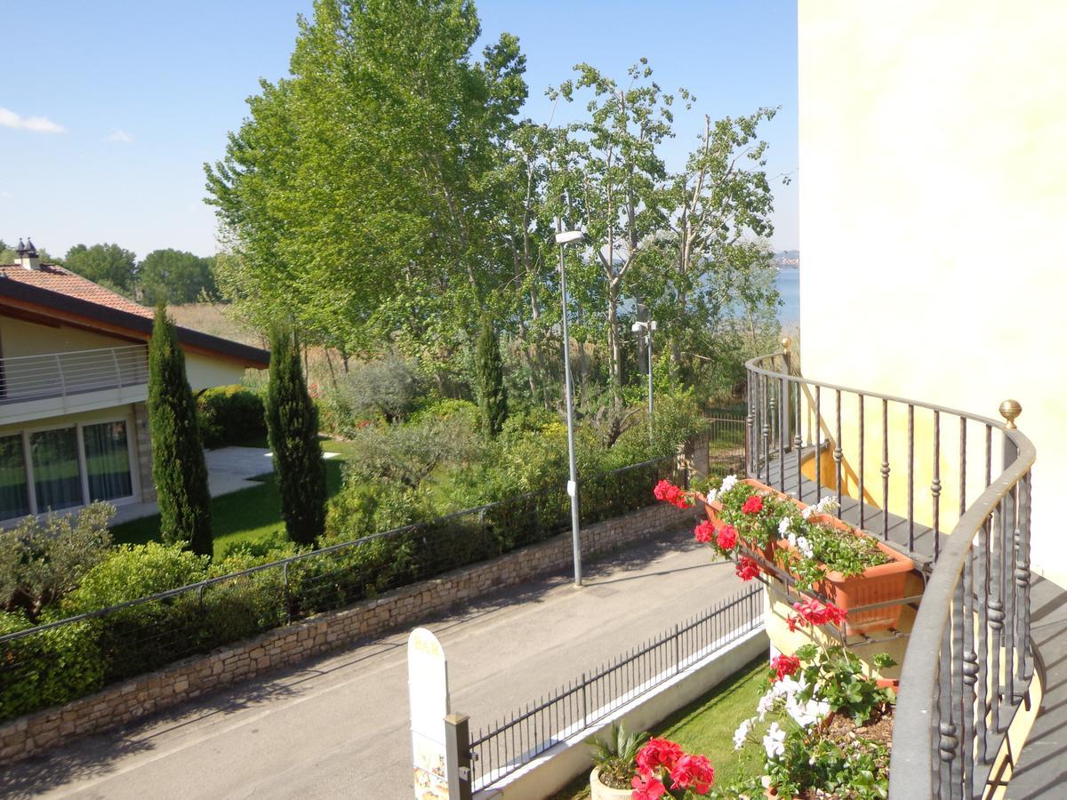 Hotel La Rondine Sirmione Extérieur photo